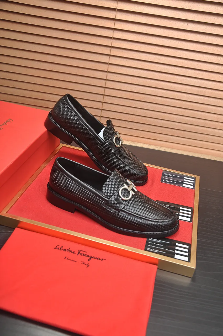Men's shoes 💰460💶 [Ferragamo/Ferragamo] The latest model in the counter. Original imported open-sided high-quality cowhide hand-woven + imported 🐂 cowhide + original luxury metal buckle + original combined outsole. Comparison without pressure 38--45 (45 custom-made)